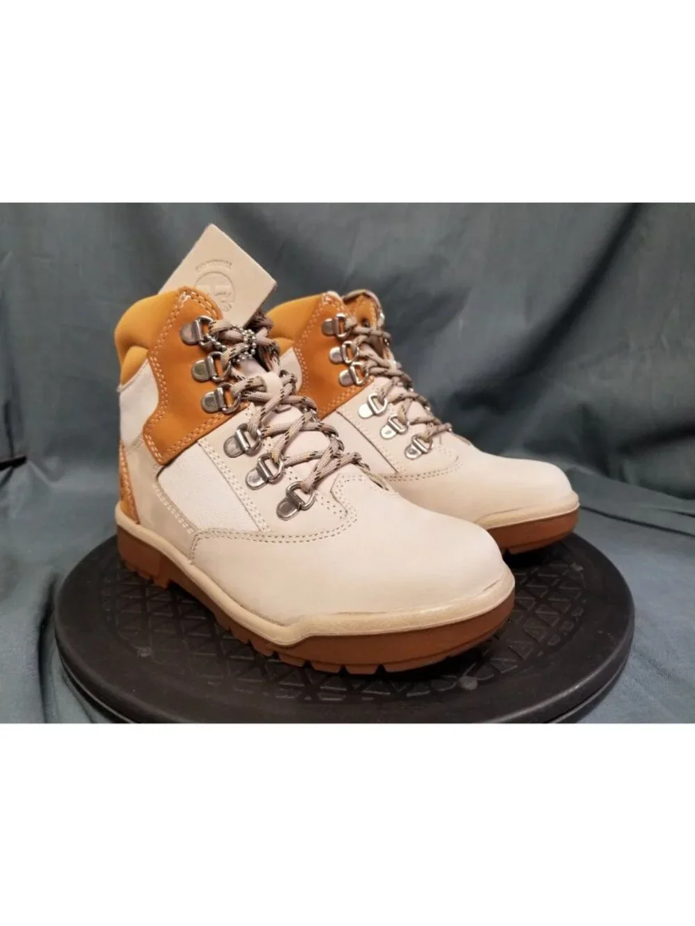 Timberland Field Boot Hi Light Beige Nubuck Kids Size 2 NEW NO BOX!